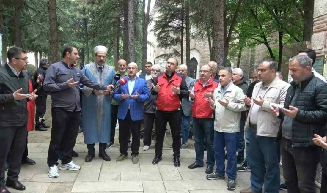 Fatih Sultan Mehmed Han’ın Bursa’daki Muradiye Külliyesi’nde medfun olan annesi