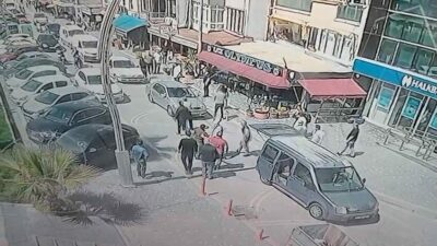 Bursa’nın Gemlik ilçesinde bir kadını yerde sürükleyip zorla araca bindirmeye