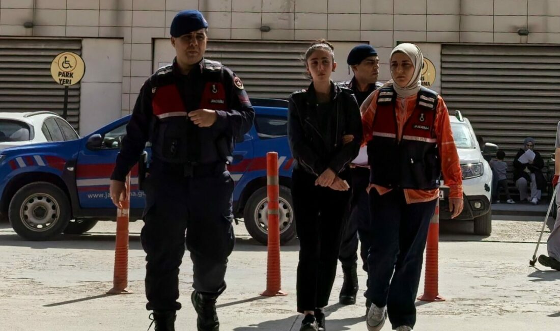 İnegöl’de 8 yıl kesinleşmiş cezası bulunan kadın yakalandı Bursa’nın İnegöl ilçesinde hakkında 8 yıl kesinleşmiş hapis cezası bulunan