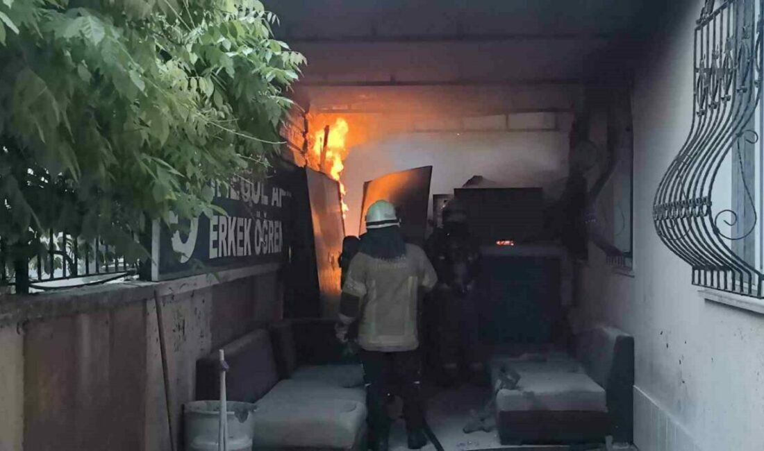 Bursa’nın İnegöl ilçesinde bir öğrenci yurdunda yangın çıktı. 3 öğrenci