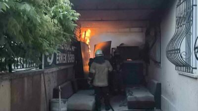 Bursa’nın İnegöl ilçesinde bir öğrenci yurdunda yangın çıktı. 3 öğrenci