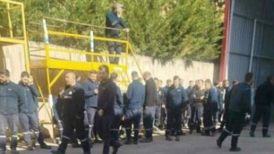 Bursa’nın İnegöl ilçesinde faaliyet gösteren AKİA otobüs fabrikasında işçiler eylem