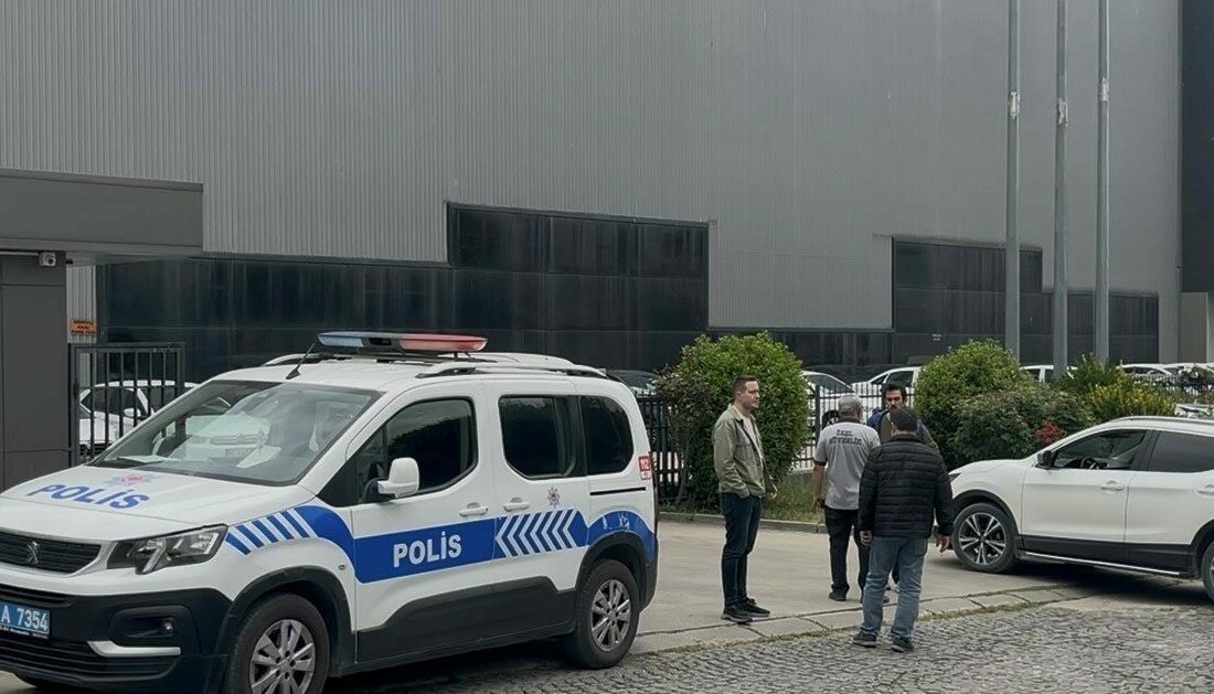 Bursa’da meydana gelen iş kazasında, iş makinesinin altında kalan işçi