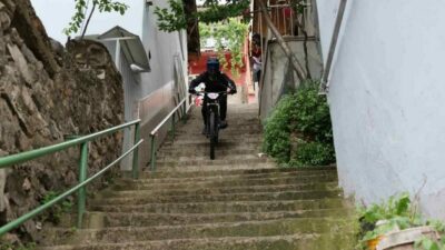 Türkiye’de ilk kez yapılan Urban Downhill Yarışı nefes kesti. Fizik