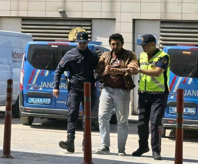 Bursa’nın İnegöl ilçesinde jandarma ekiplerine saldıran şahıs tutuklandı. Olay, Yeniceköy