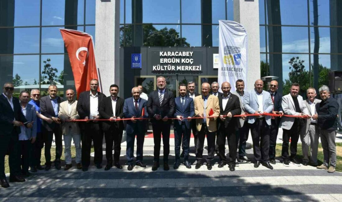 Karacabey 1. Kitap Fuarı görkemli bir törenle açıldı Karacabey Belediyesi’nin ev sahipliğinde ilk kez düzenlenen Kitap Fuarı, 12-17