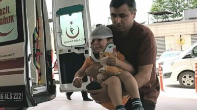 Bursa’nın İnegöl ilçesinde kontrolden çıkarak devrilen elektrikli bisikletten düşen kadın