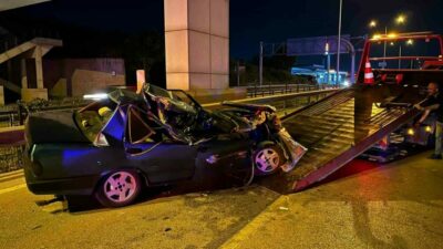 Bursa’da seyir halindeki tıra arkadan çarpan otomobil, sürücüsünün kontrolünden çıkarak