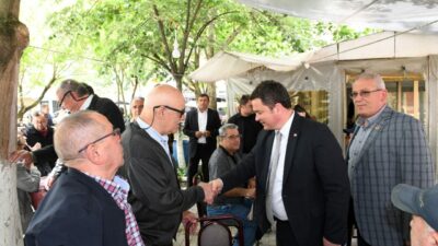 Osmangazi Belediye Başkanı Erkan Aydın, Demirtaş Barbaros Mahallesi’ni ziyaret ederek,