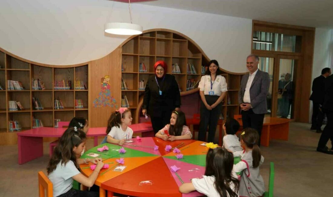 Miniklerden annelerine sürpriz İnegöl Belediyesi, Anneler Gününde çocuklara yönelik “El Yapımı Kağıt Çiçek