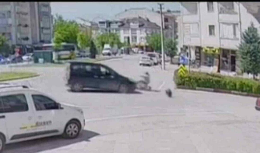 Bursa’nın İnegöl ilçesinde hafif ticari araç ile çarpışan motosiklet sürücüsü