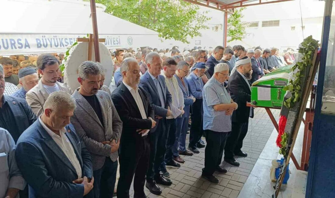 Bursa’nın İnegöl ilçesinde hafif ticari araç ile çarpışarak ağır yaralanan