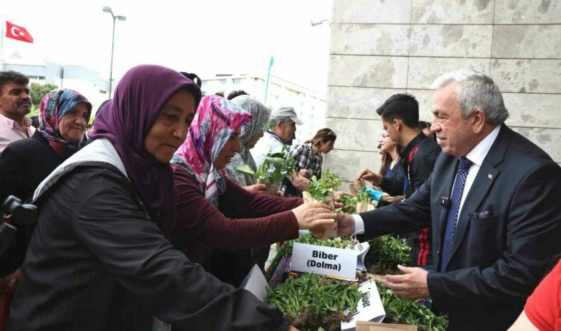 Nilüfer’de 310 bin fide vatandaşlarla buluşuyor Nilüfer Belediyesi’nin 6 yıldır sürdürdüğü, “Fide Bizden Ürün Sizden” fide