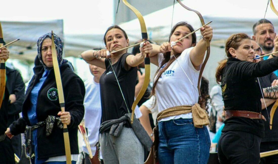 Türkiye’nin dört bir yanından gelen sporcular, okçuluktaki hünerlerini sergiledi. Kadın