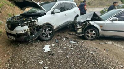 Bursa’nın İnegöl ilçesinde cip ile otomobilin kafa kafaya çarpıştığı kazada