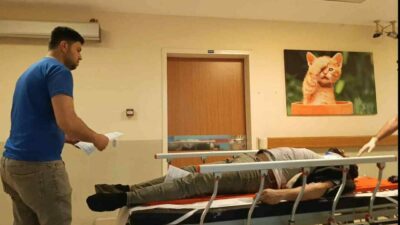 Bursa’nın İnegöl ilçesinde otomobil ile çarpışan motosikletteki 1’i çocuk 3