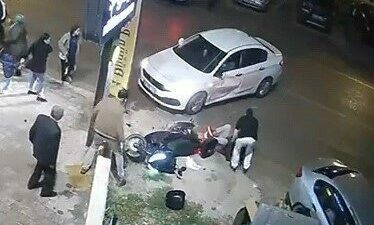 Bursa’nın İnegöl ilçesinde otomobil ile çarpışan motosiklet sürücüsü yaralandı. Kaza