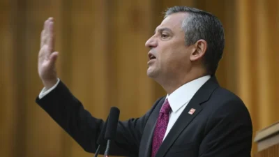 CHP Genel Başkanı Özgür Özel, partisinin grup toplantısında İBB soruşturmaları,