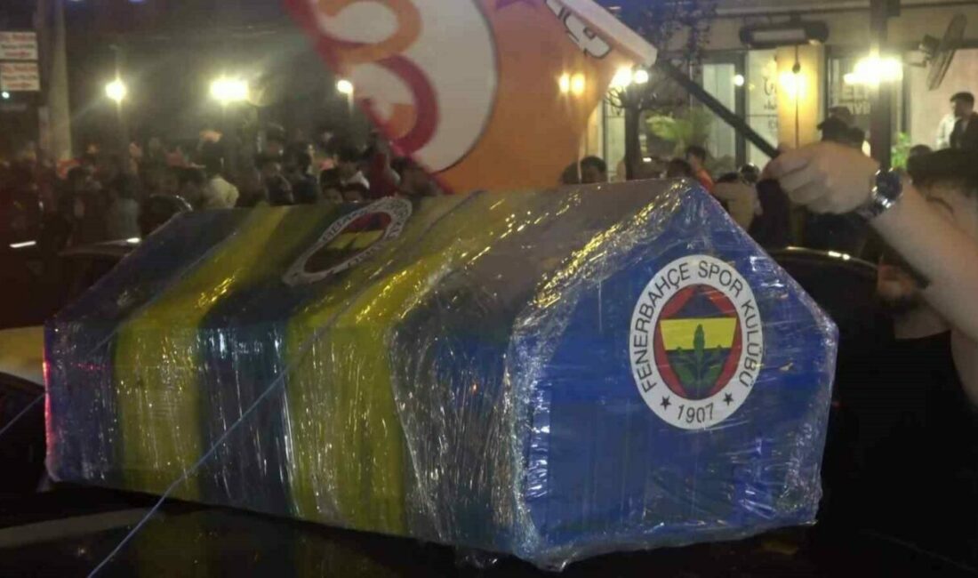 Trendyol Süper Lig’de 25. kez şampiyon olan Galatasaray’ın taraftarları Bursa’da