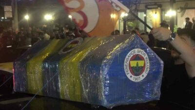 Trendyol Süper Lig’de 25. kez şampiyon olan Galatasaray’ın taraftarları Bursa’da