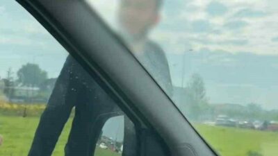 Bursa’da bir otomobil sürücüsü kavşağa hızla girdiği iddia ettiği tır