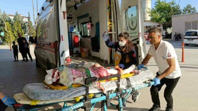 BURSA (İHA) – Bursa’nın İnegöl ilçesinde babasının kullandığı traktörün altında