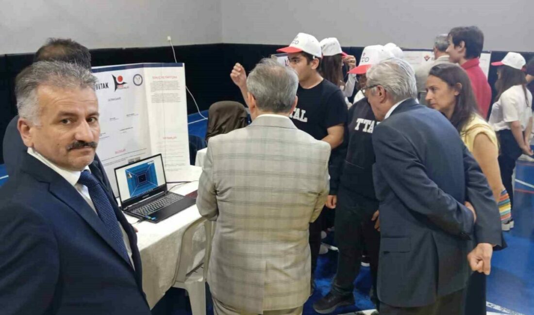 Bursa’da Turhan Tayan Anadolu Lisesi, TÜBİTAK tarafından desteklenen 4006 Bilim