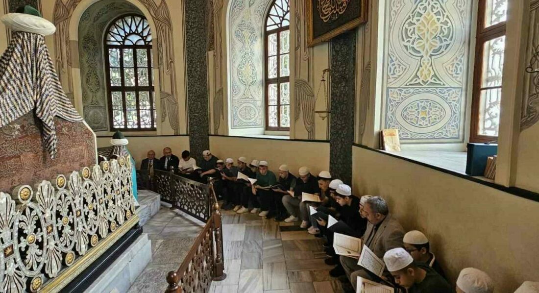 Bursa’da Vakıf Haftası etkinlikleri kapsamında Osmanlı Devleti’nin kurucusu Osmangazi ve