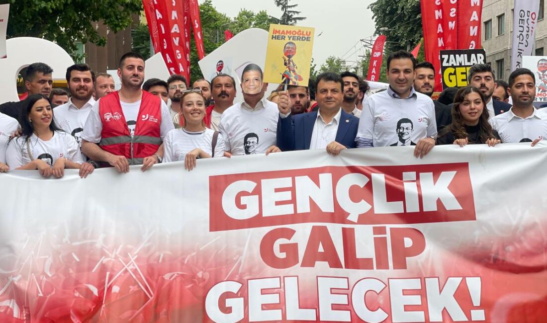 Cumhuriyet Halk Partisi, "Millet İradesine Sahip Çıkıyor" mitingiyle Bursalı vatandaşları
