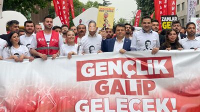 Cumhuriyet Halk Partisi, "Millet İradesine Sahip Çıkıyor" mitingiyle Bursalı vatandaşları