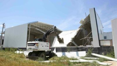 Nilüfer Belediyesi ekipleri, Yaylacık Mahallesi’nde kaçak olduğu tespit edilen 500