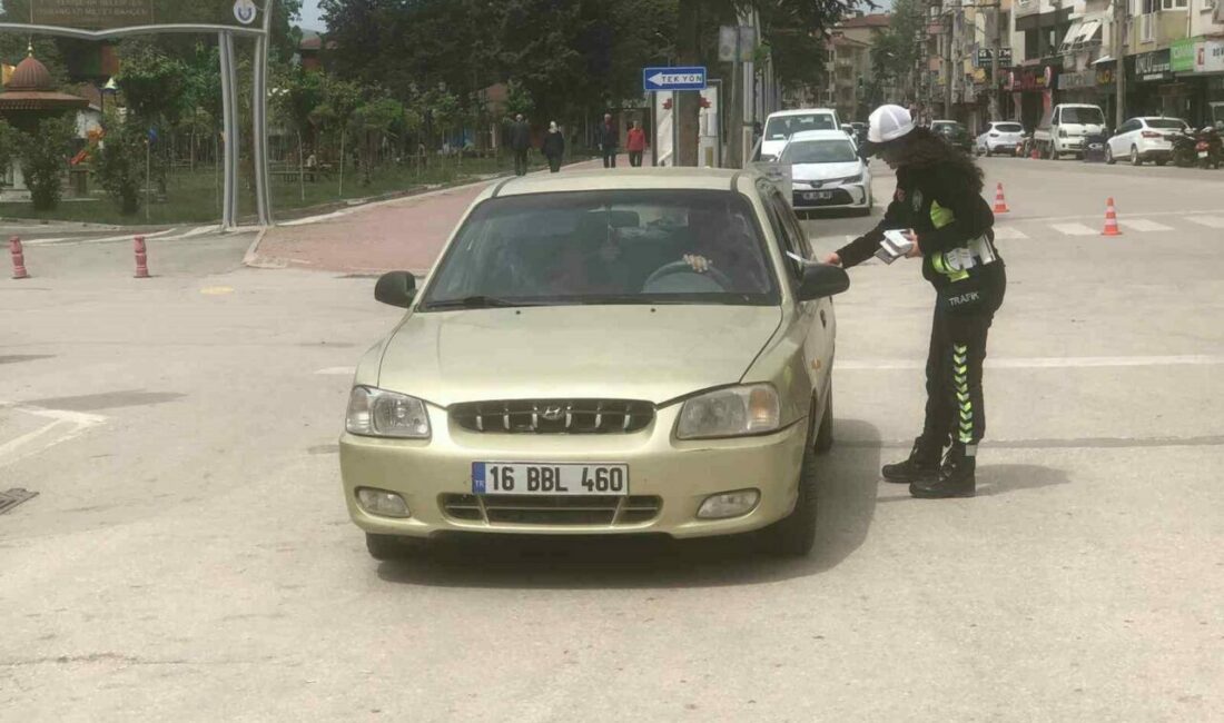 Yenişehir’de Trafik Haftası etkinliği: Emniyet ve Jandarma’dan ortak bilinçlendirme çalışması Trafik Haftası kapsamında Bursa’nın Yenişehir ilçesinde anlamlı bir etkinlik düzenlendi.