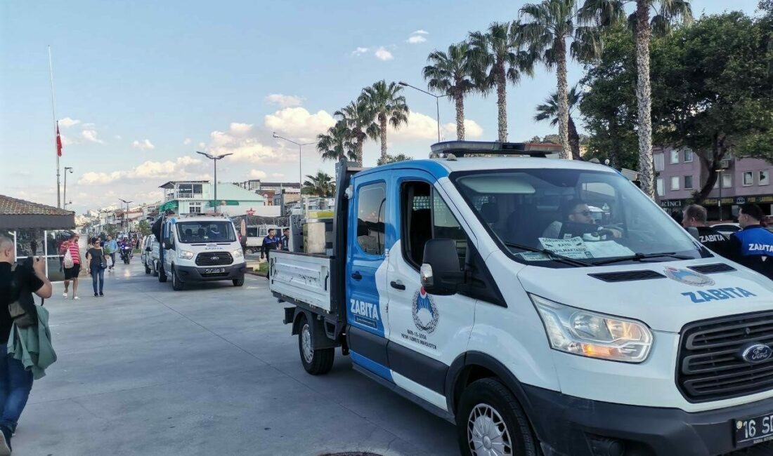 Bursa Büyükşehir Belediyesi zabıta ekipleri, Mudanya ilçesinde sahil bandında seyyar