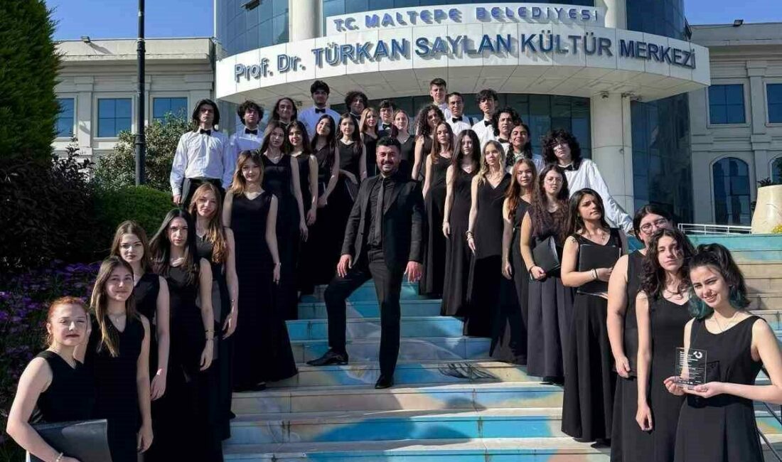 Zeki Müren Güzel Sanatlar Lisesi Çoksesli Korosu’ndan uluslararası başarı Zeki Müren Güzel Sanatlar Lisesi Çoksesli Korosu, İstanbul’da düzenlenen 10.