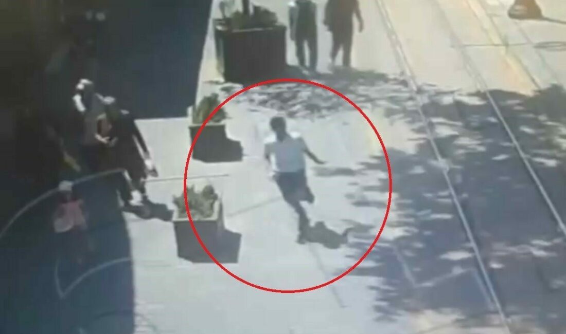 Bursa’da film sahnelerini aratmayan bir hırsızlık girişimi yaşandı. Telefon mağazasına