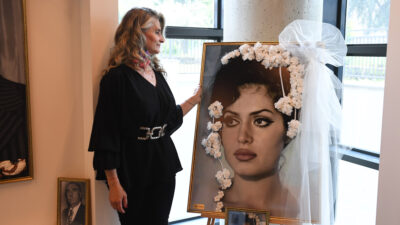 Osmangazi Belediyesi, Bursalı sanatçı Belgin Ersavaş’ın Yeşilçam’ın usta oyuncularının fotoğraflarını