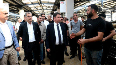 Osmangazi Belediye Başkanı Erkan Aydın, Veysel Karani Mahallesi’nde bulunan Modern