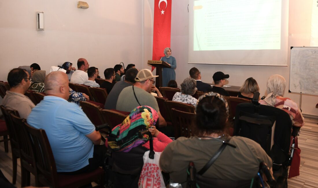 Engelliler bireyler haklarını Osmangazi’de öğrendi Osmangazi Belediyesi ve Osmangazi Kent Konseyi Engelliler Meclisi işbirliğinde “Engelli