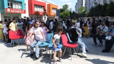 Osmangazi Belediyesi Bilgi Evleri’ndeki kurslarda eğitim gören öğrenciler, kurs süresince