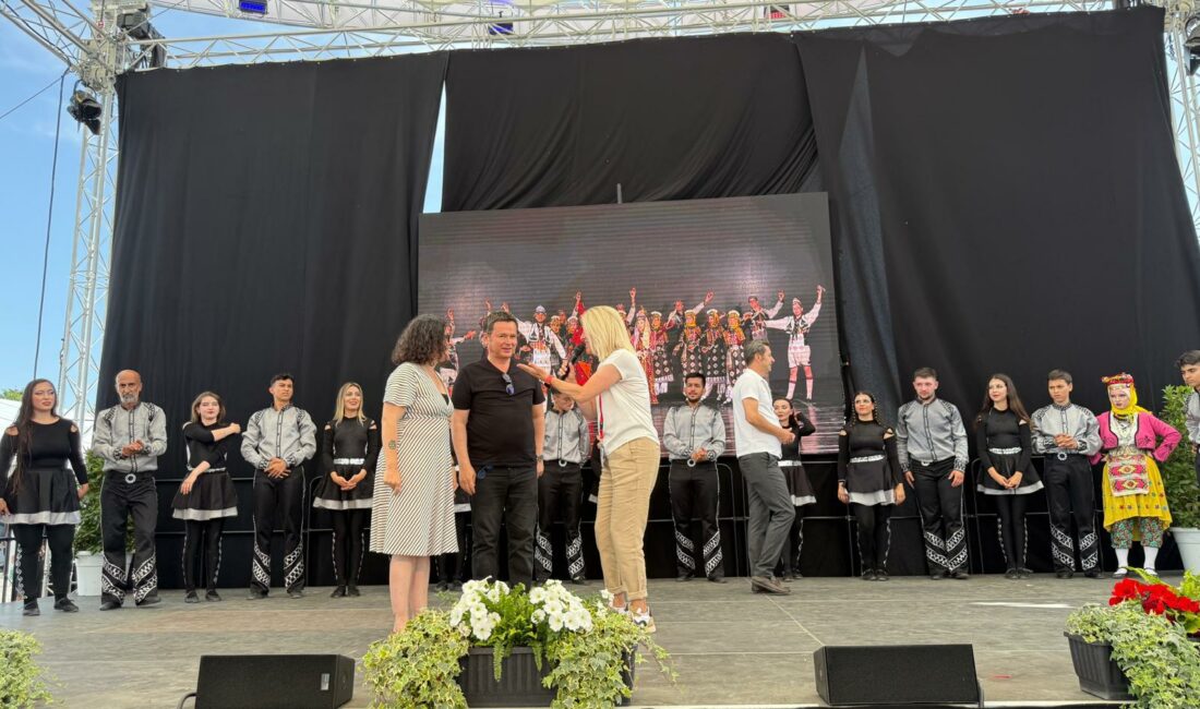 Osmangazi Belediye Başkanı Erkan Aydın, Almanya’nın Hessen eyaletinde düzenlenen ‘Hessentag