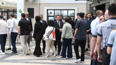 Osmangazi Belediye Başkanı Erkan Aydın, Kurban Bayramı öncesi mesai arkadaşlarıyla