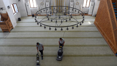 Osmangazi Belediyesi, vatandaşların ibadetlerini temiz ve hijyenik bir ortamda gerçekleştirebilmeleri