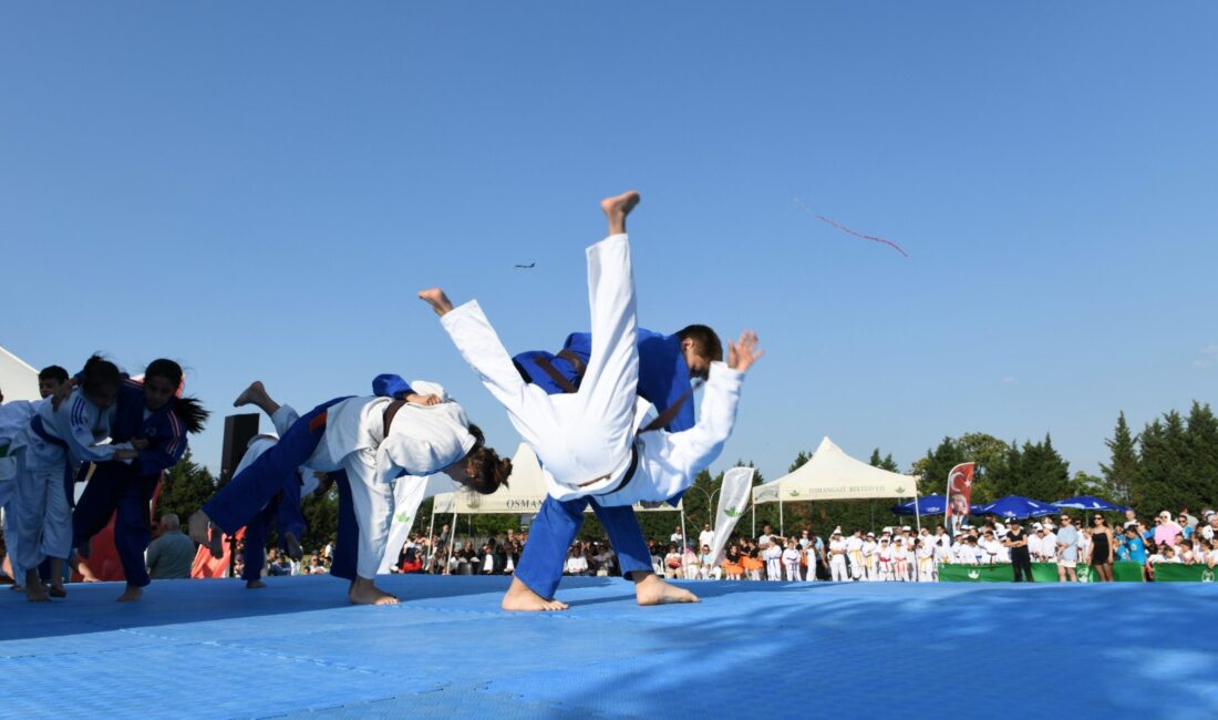 Osmangazi Belediyesi’nden gençlik ve spor şenliği Osmangazi Belediyesi sporun birleştirici gücünü ve sağlıklı bir yaşam için