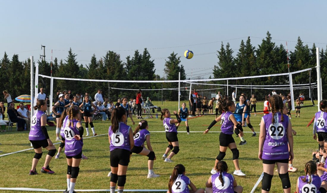 Osmangazi Belediyesi, 10-12 yaş grubundaki kız çocukları için Mini Voleybol