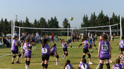 Osmangazi Belediyesi, 10-12 yaş grubundaki kız çocukları için Mini Voleybol