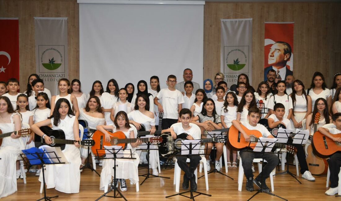 Osmangazi’de Yetenek Evi öğrencilerinden yılsonu şöleni Osmangazi Belediyesi bünyesinde faaliyet gösteren Emek ve Hüdavendigar Yetenek Evleri,