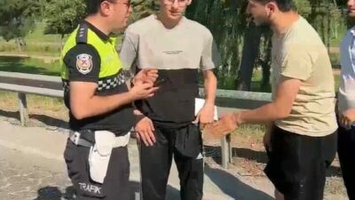 Bursa’da ailesiyle birlikte sınav için yola çıkan genç, kaza yapınca