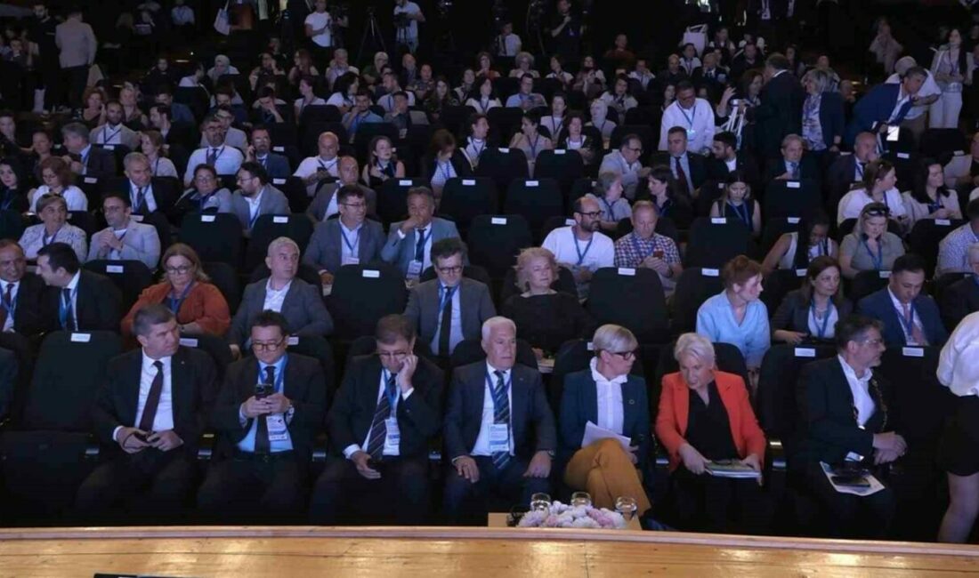 ’Avrupa Sağlıklı Şehirler Ağı’ yıllık iş toplantısı 20 yıl sonra Bursa’da yapıldı Bursa Büyükşehir Belediye Başkanı Mustafa Bozbey, dirençli kentler inşa etmenin