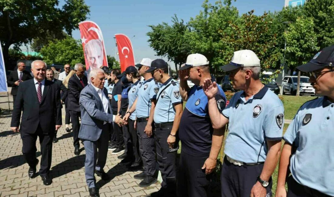 Bursa Büyükşehir Belediye Başkanı Mustafa Bozbey, belediyenin çeşitli birimlerini ziyaret