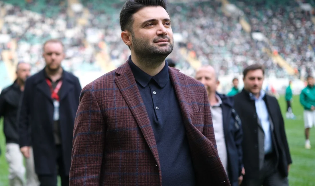 Enes Çelik: “Santrfor fiyatları kabul edilemez seviyede” Bursaspor Başkanı Enes Çelik, santrfor piyasasındaki anormal fiyat artışına tepki